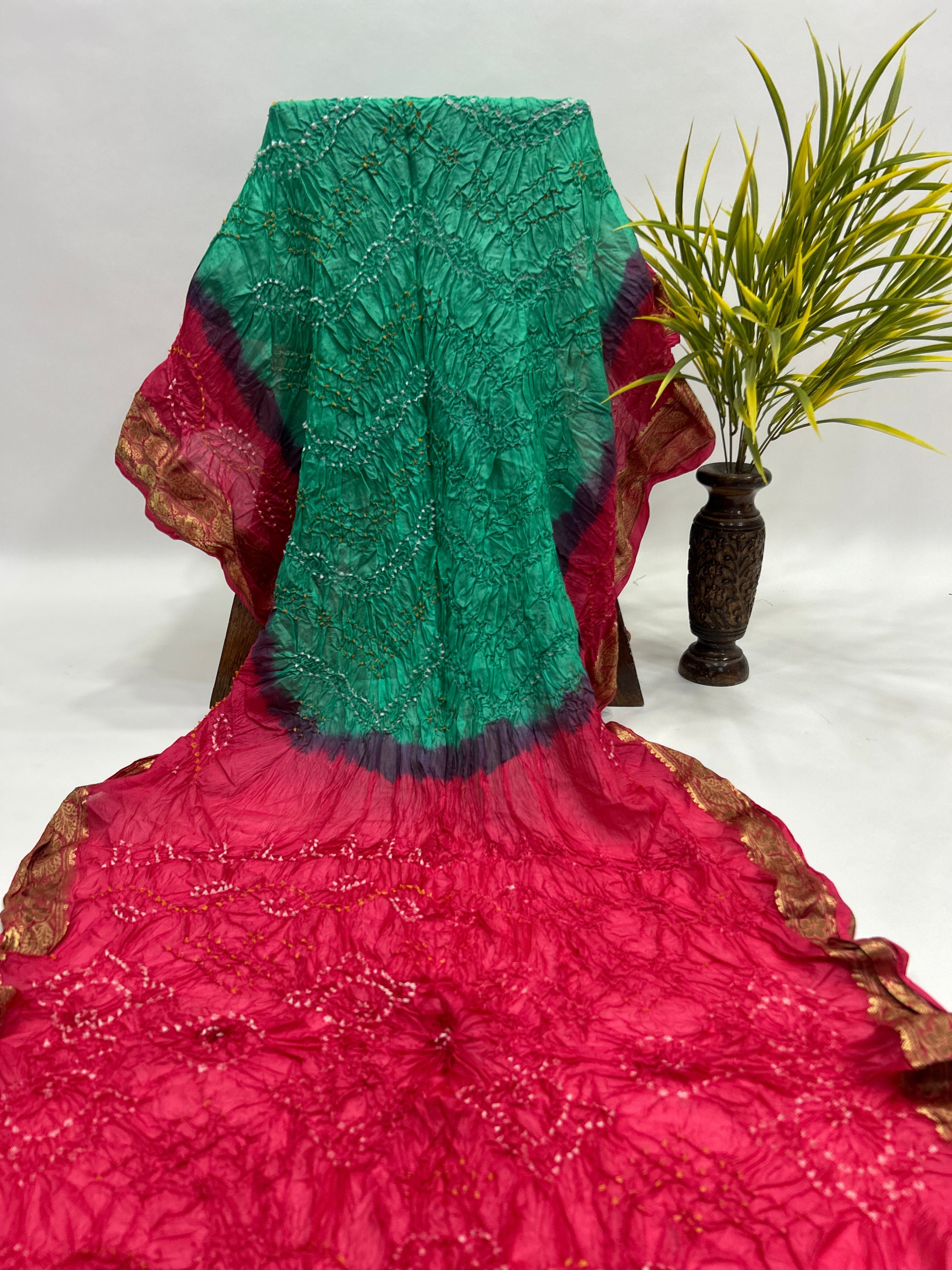 Sea Green & Gaajar Soft Silk Resham Palav Bandhani Saree seagreen / Soft Silk Sarees