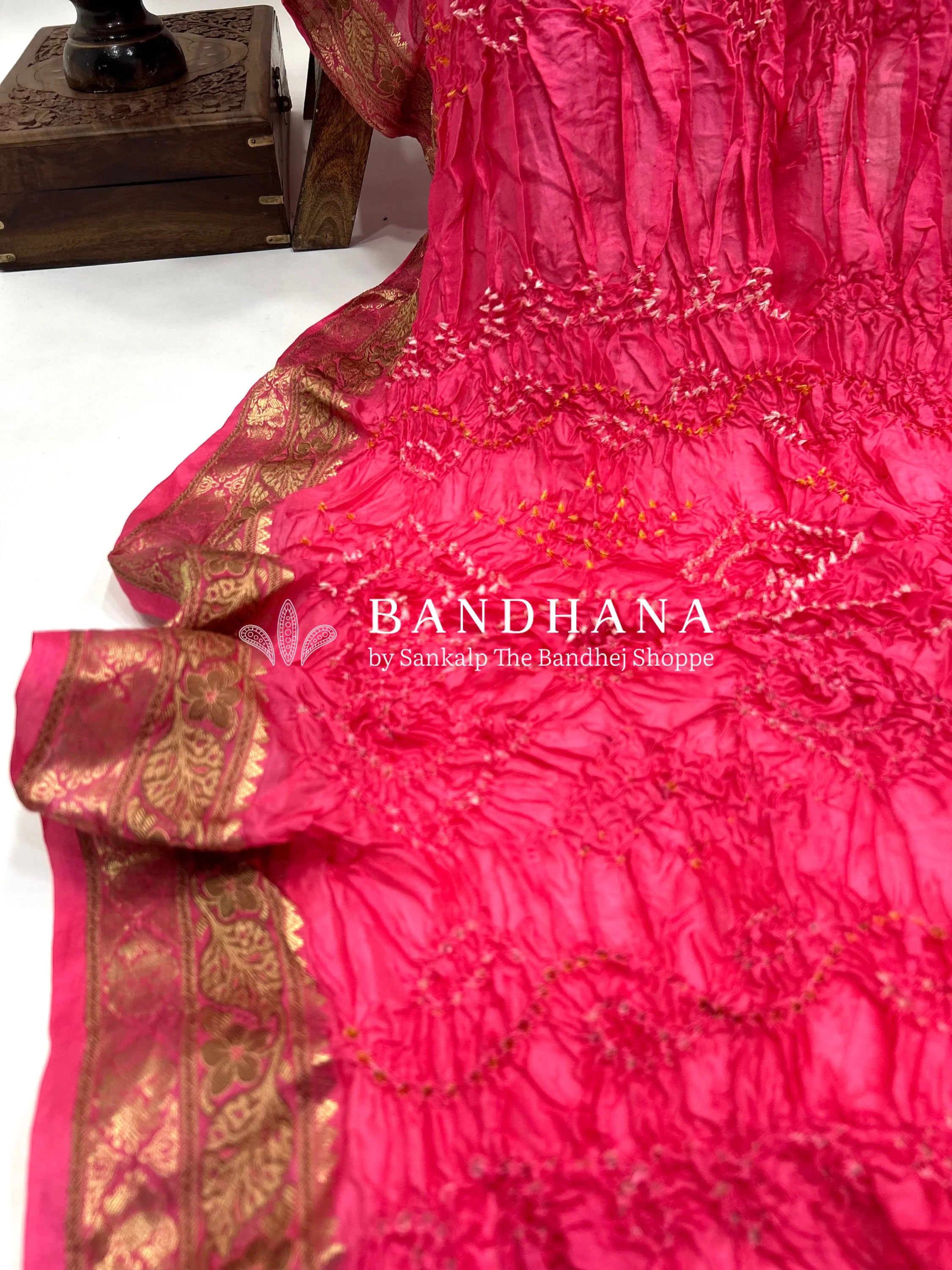 Gaajar Soft Silk Resham Border Bandhani Saree pink / Soft Silk Sarees