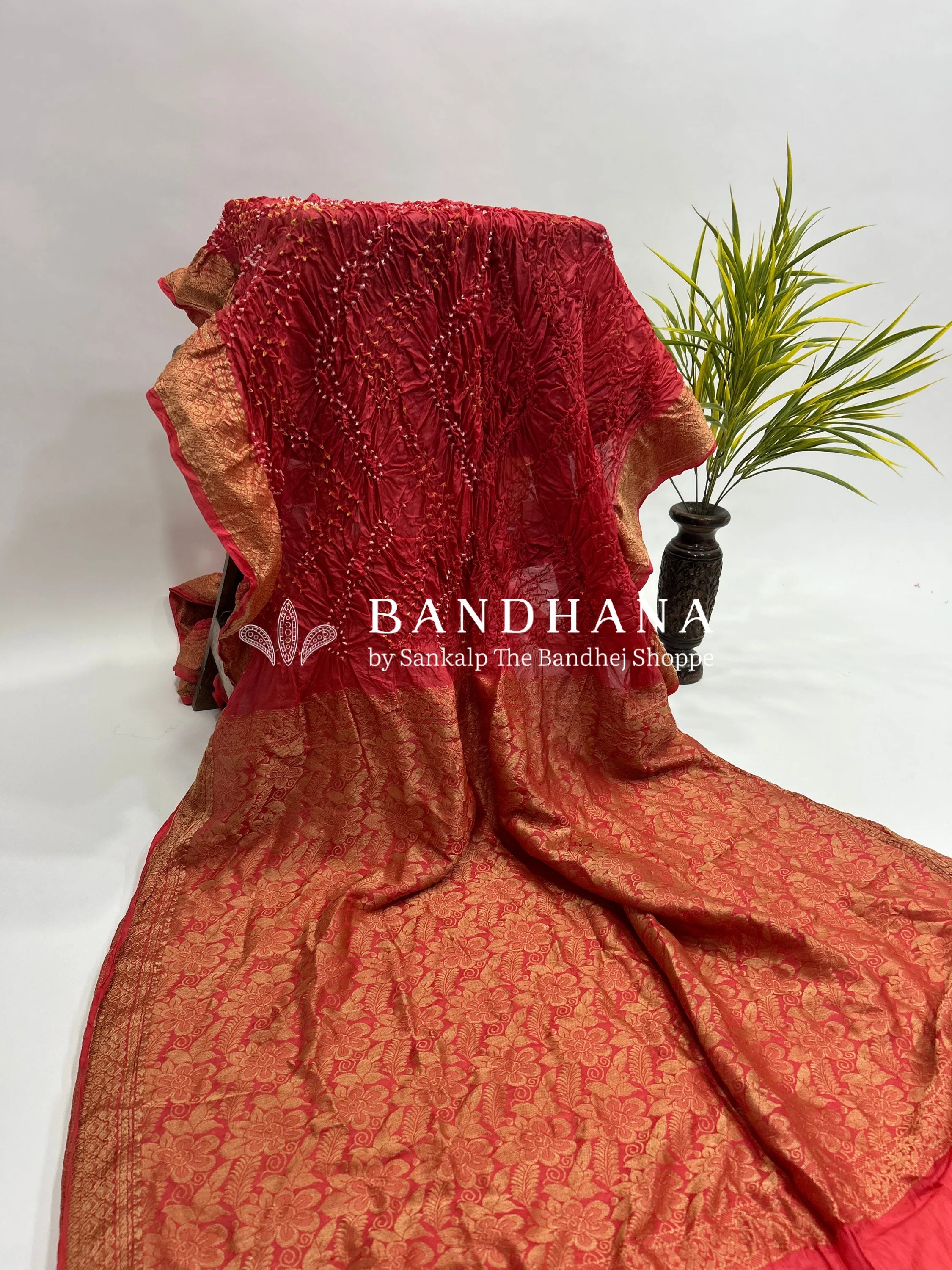 Gajri Soft Silk Resham Palav Bandhani Saree crimson / Soft Silk Sarees