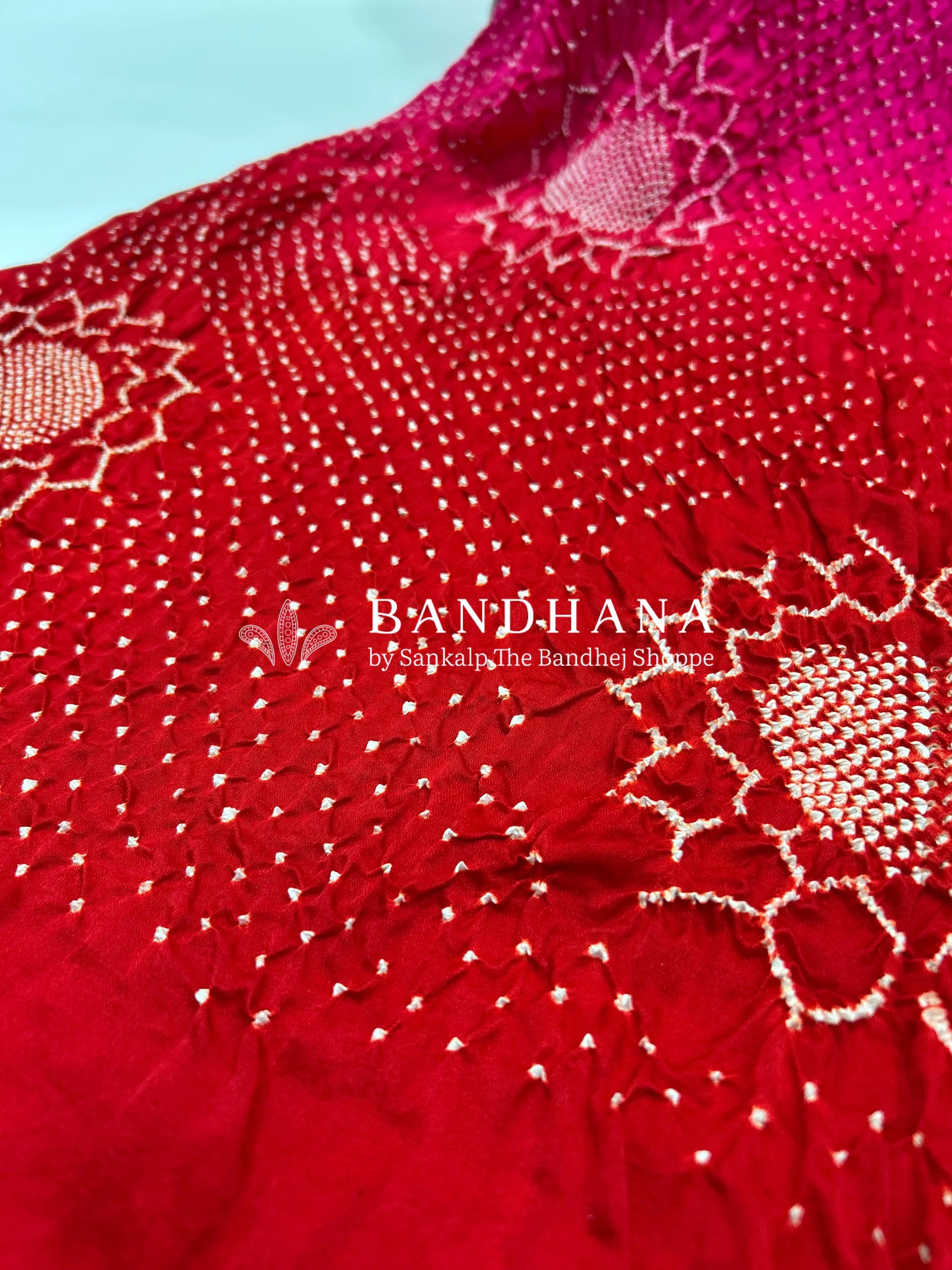 Rani-Red Gajji Silk Lotus Bandhani Dupatta magenta / Gajji Silk Dupattas