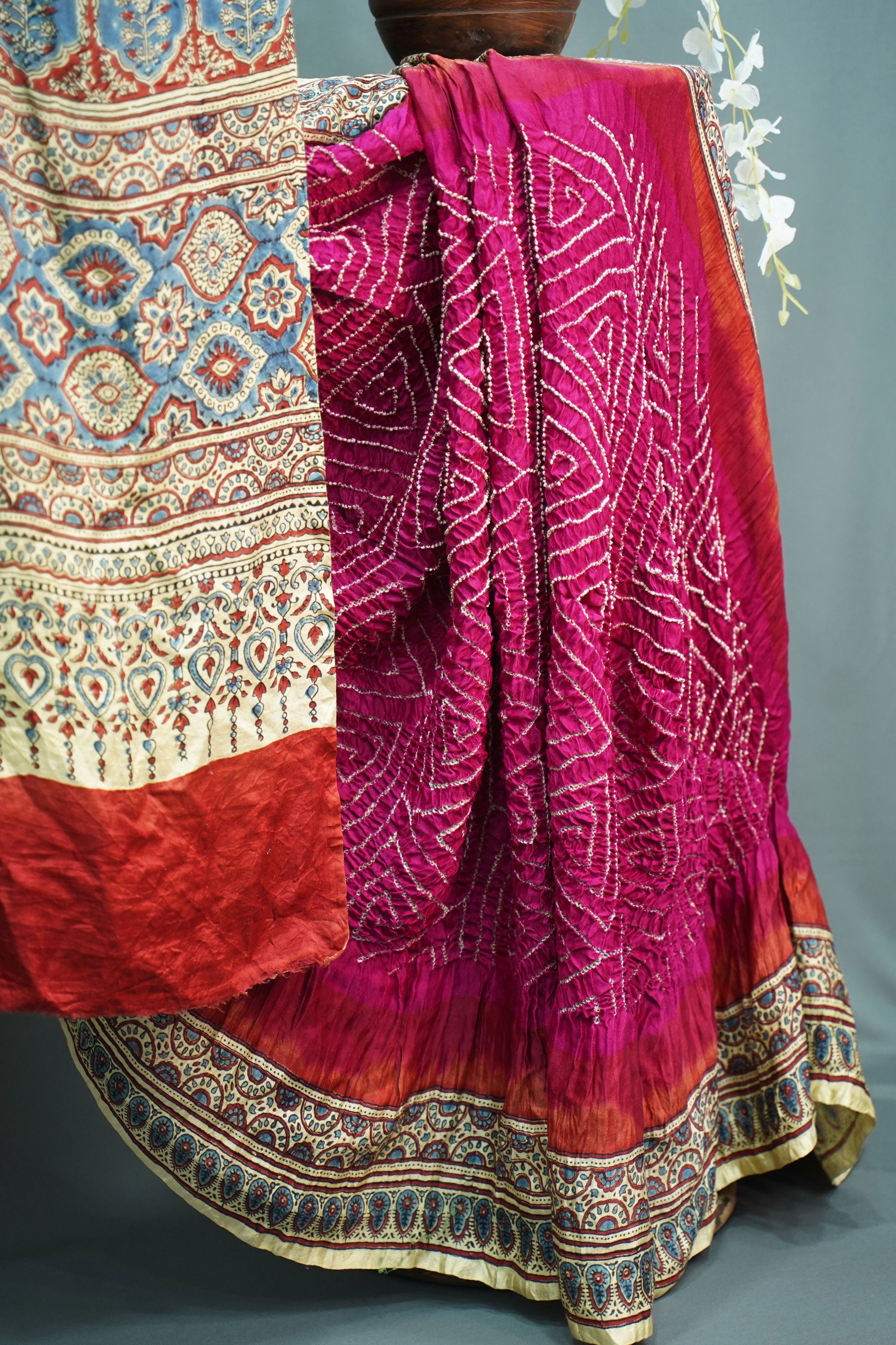 PINK PURPLE BANDHANI CHANDMUKHI GAJJI SILK HANDWOVEN AJRAKH DUPATTA –  Weavekala