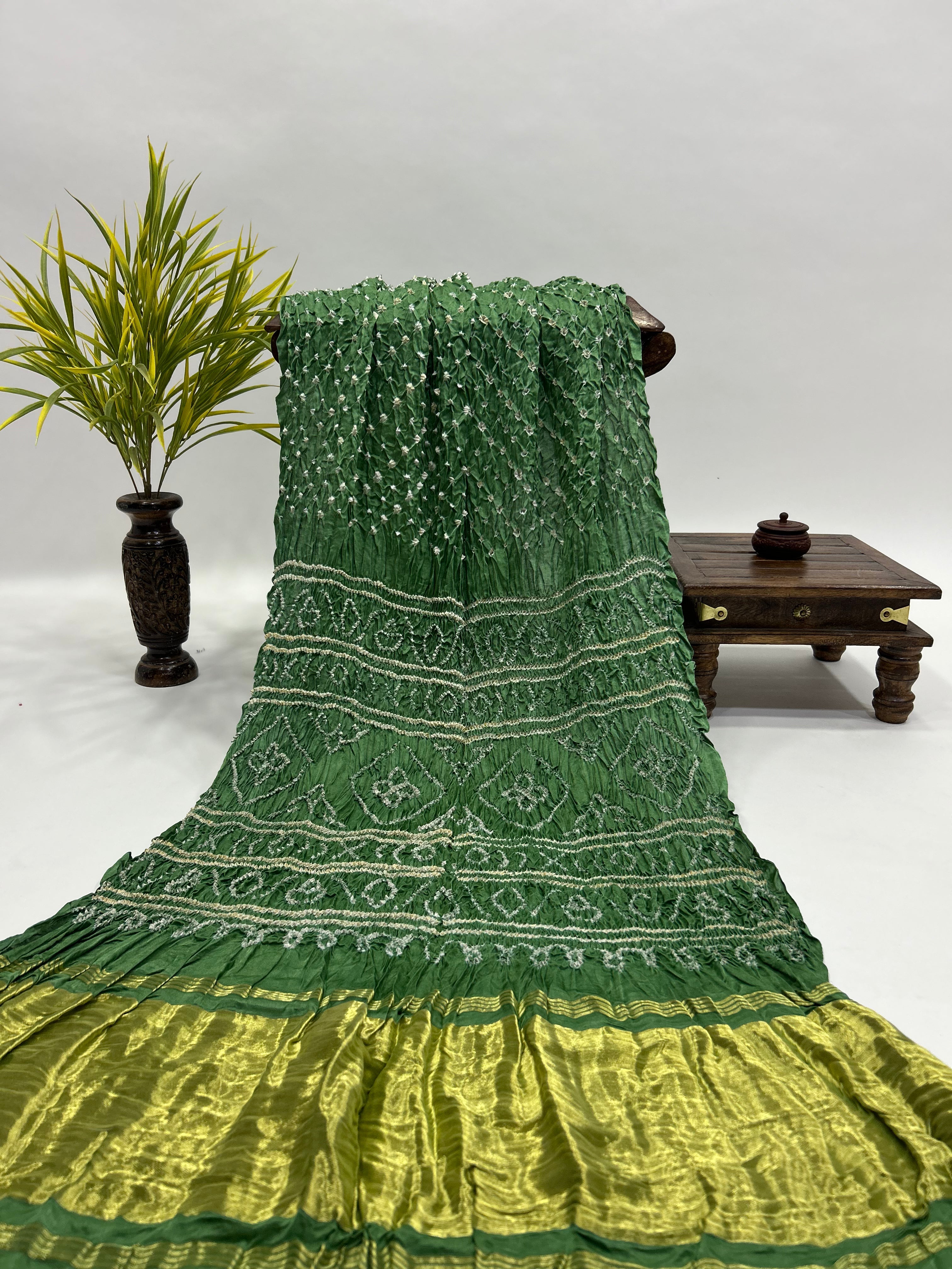 Pista Gajji Silk Single Dot Bandhani Saree green / Gajji Silk Sarees