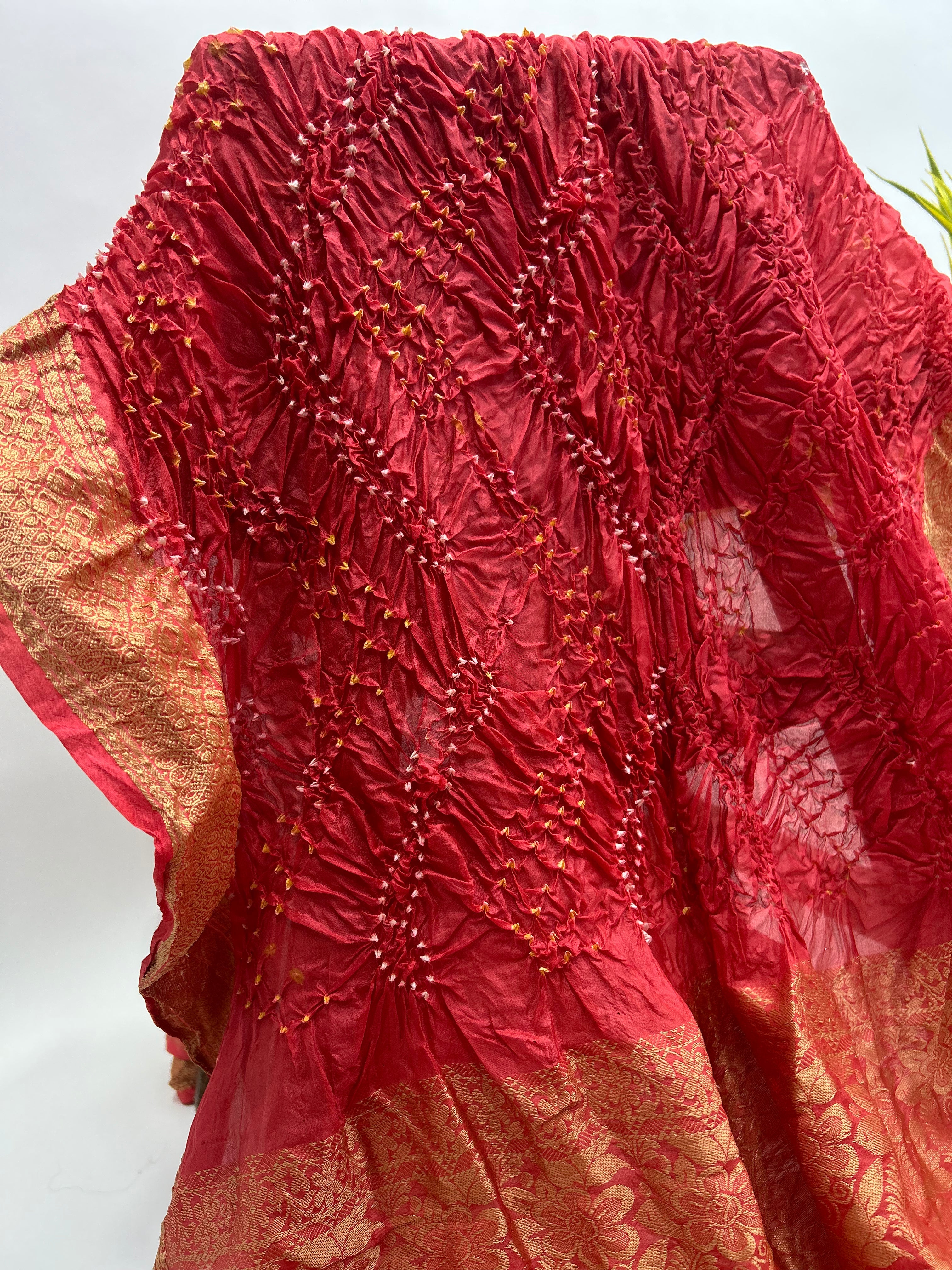 Gajri Soft Silk Resham Palav Bandhani Saree crimson / Soft Silk Sarees