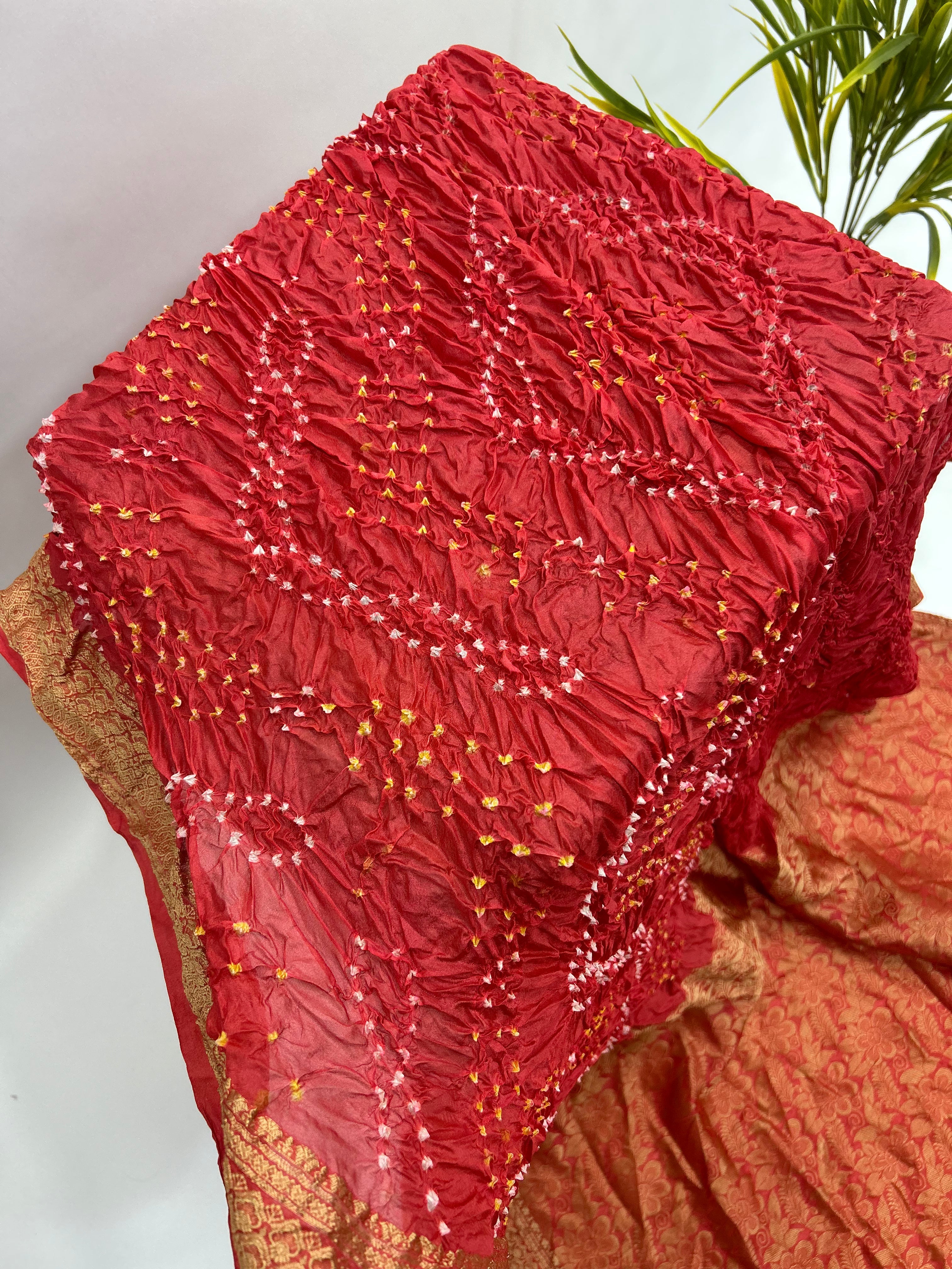 Gajri Soft Silk Resham Palav Bandhani Saree crimson / Soft Silk Sarees