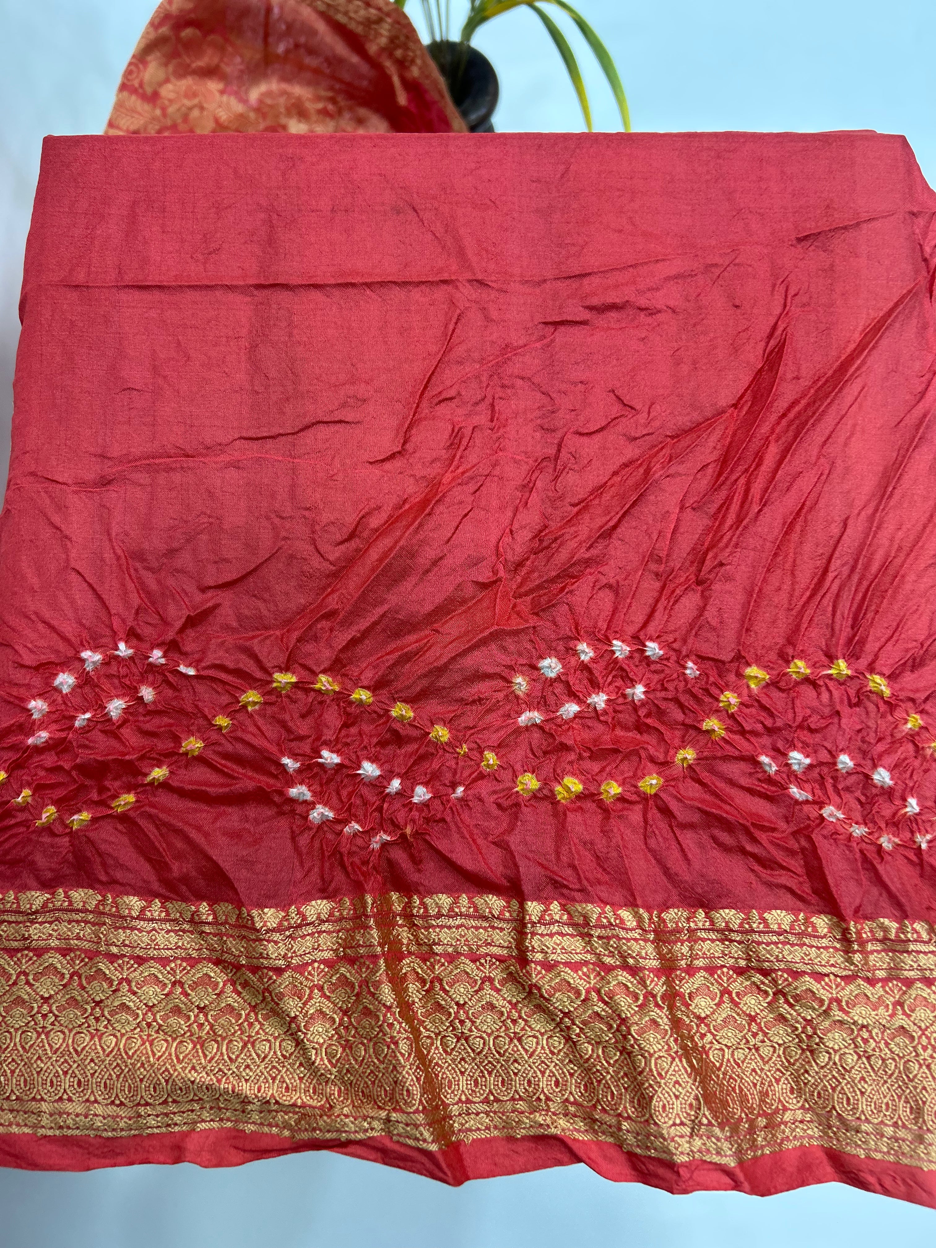 Gajri Soft Silk Resham Palav Bandhani Saree crimson / Soft Silk Sarees