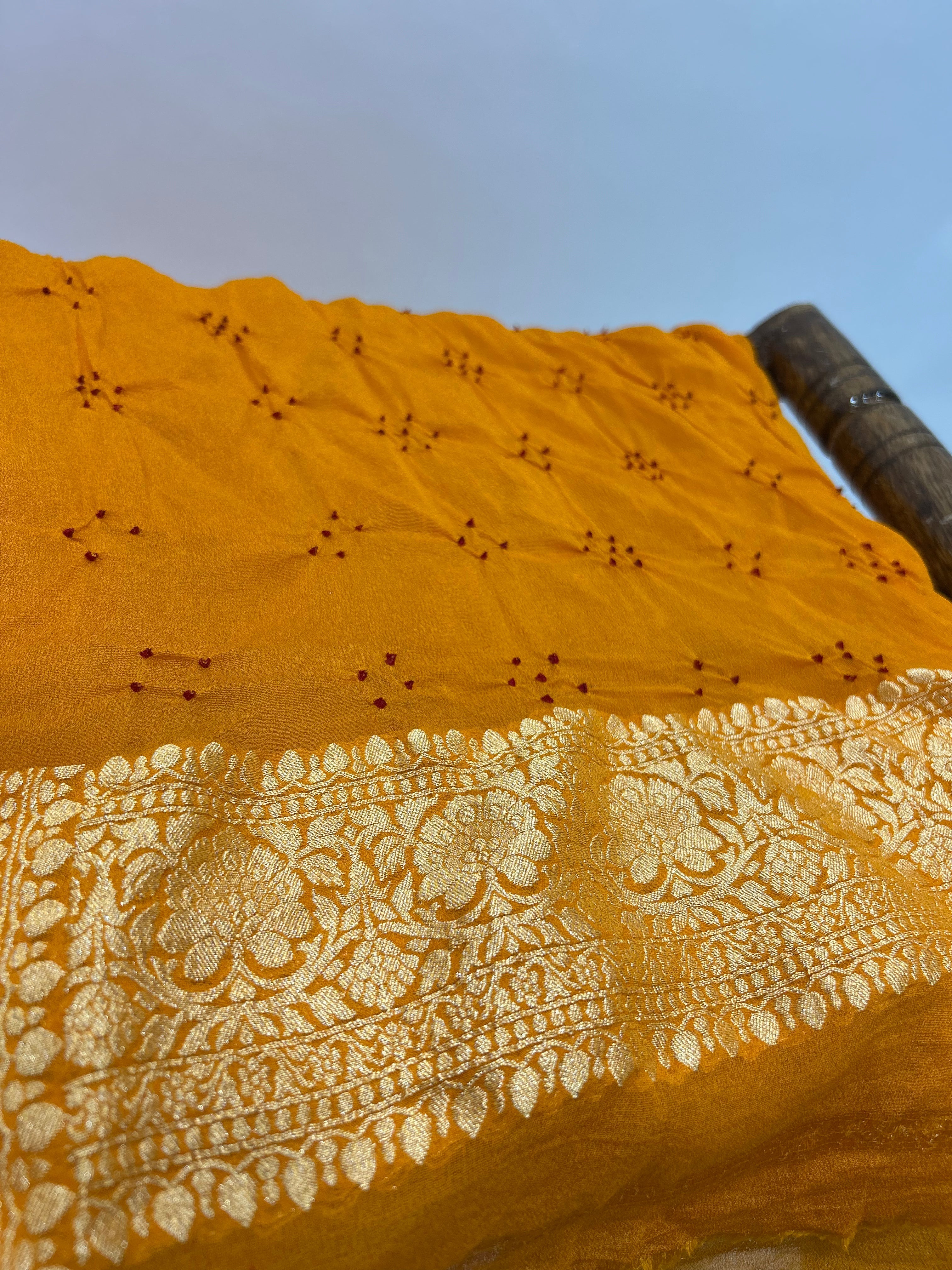 Mustared Marron Georgette Jaal Bandhani Saree orange / Georgette Sarees