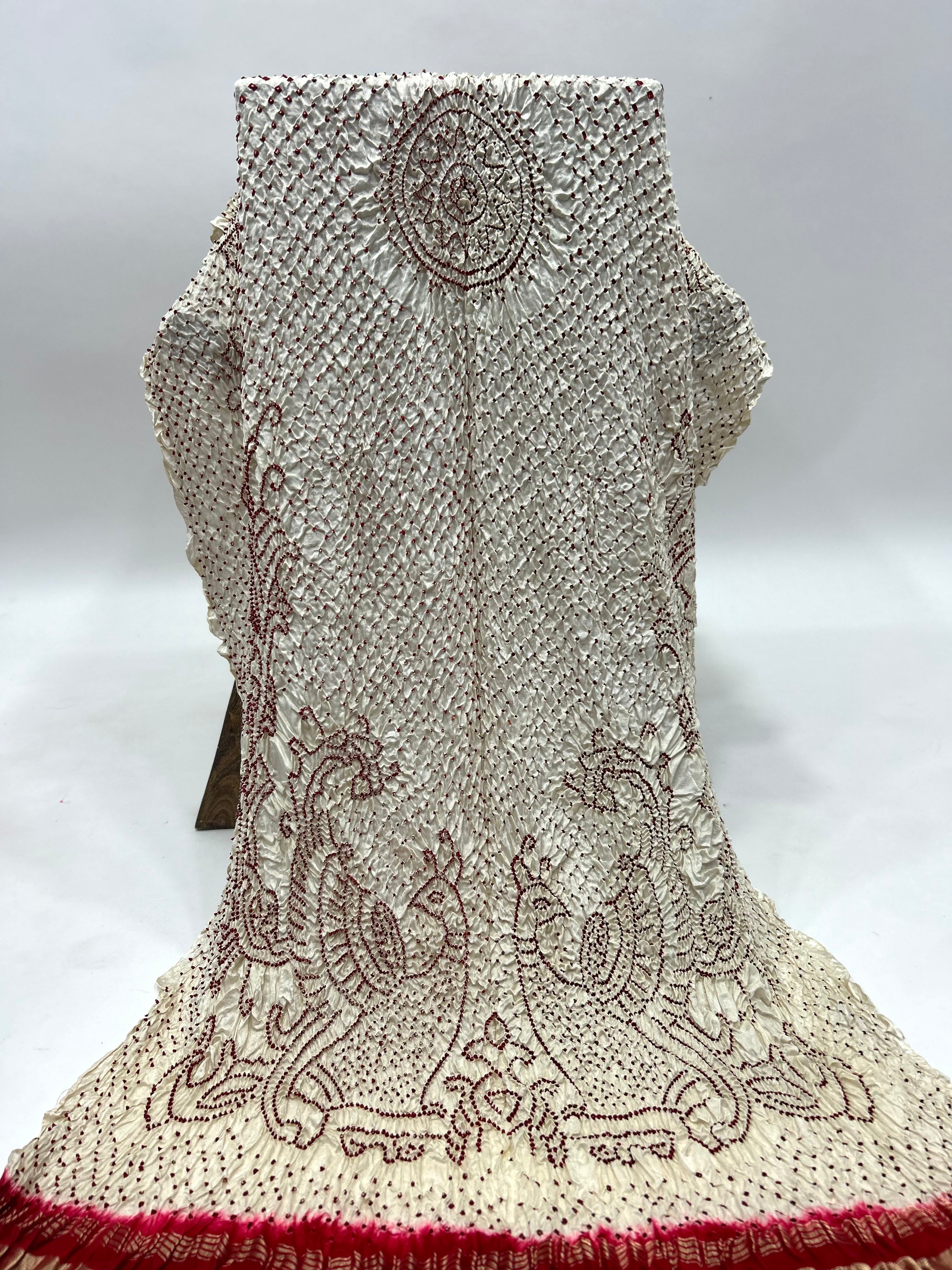 White-Maroon Gaji Silk Mor Pankh Bandhani Dupatta white / Gajji Silk Dupattas