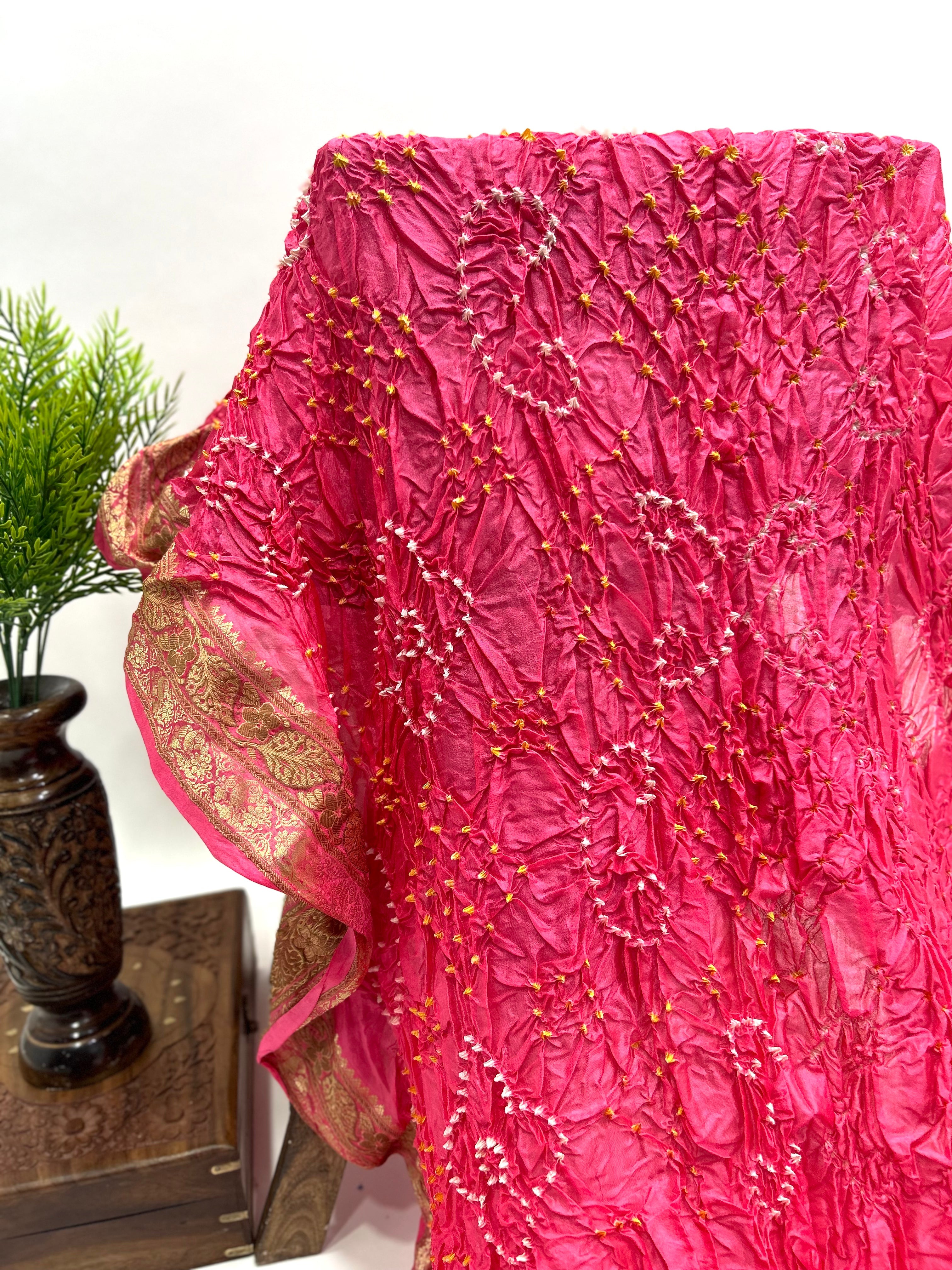 Gaajar Soft Silk Resham Border Bandhani Saree pink / Soft Silk Sarees