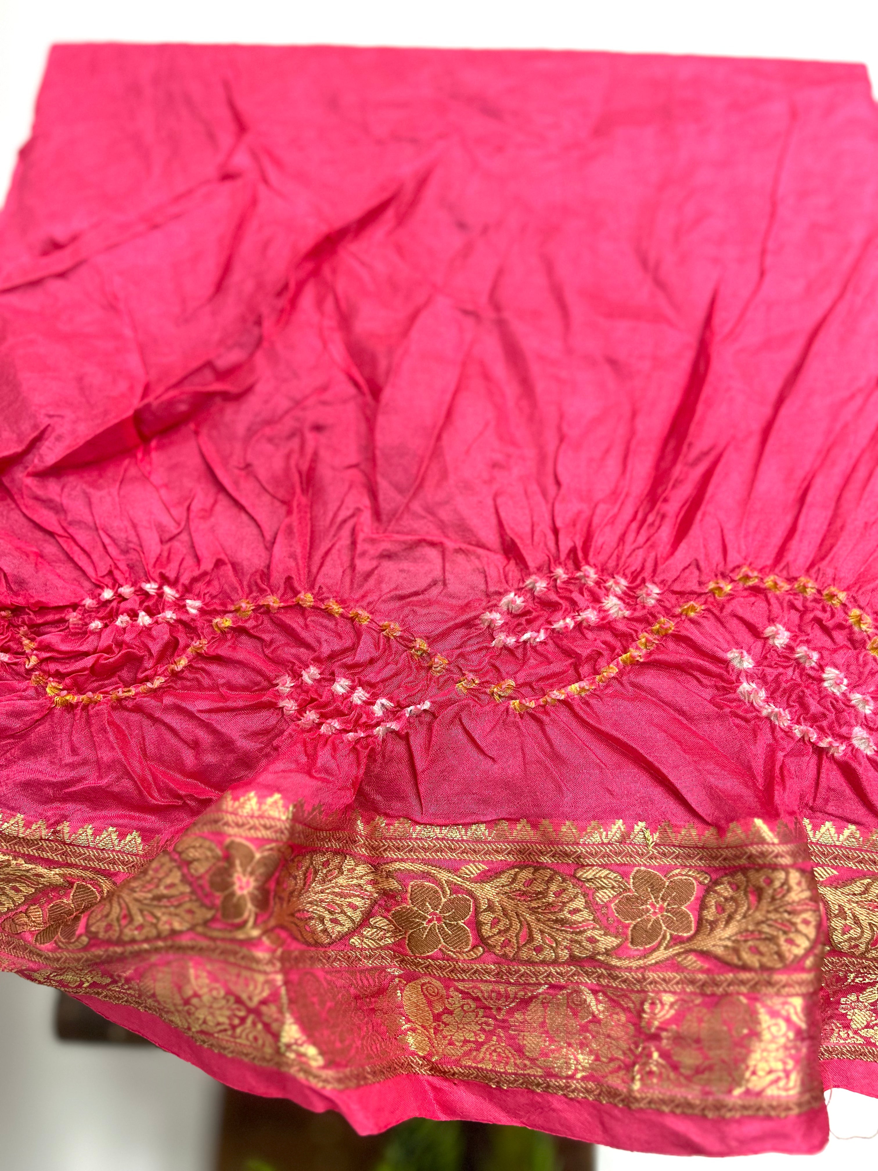 Gaajar Soft Silk Resham Border Bandhani Saree pink / Soft Silk Sarees