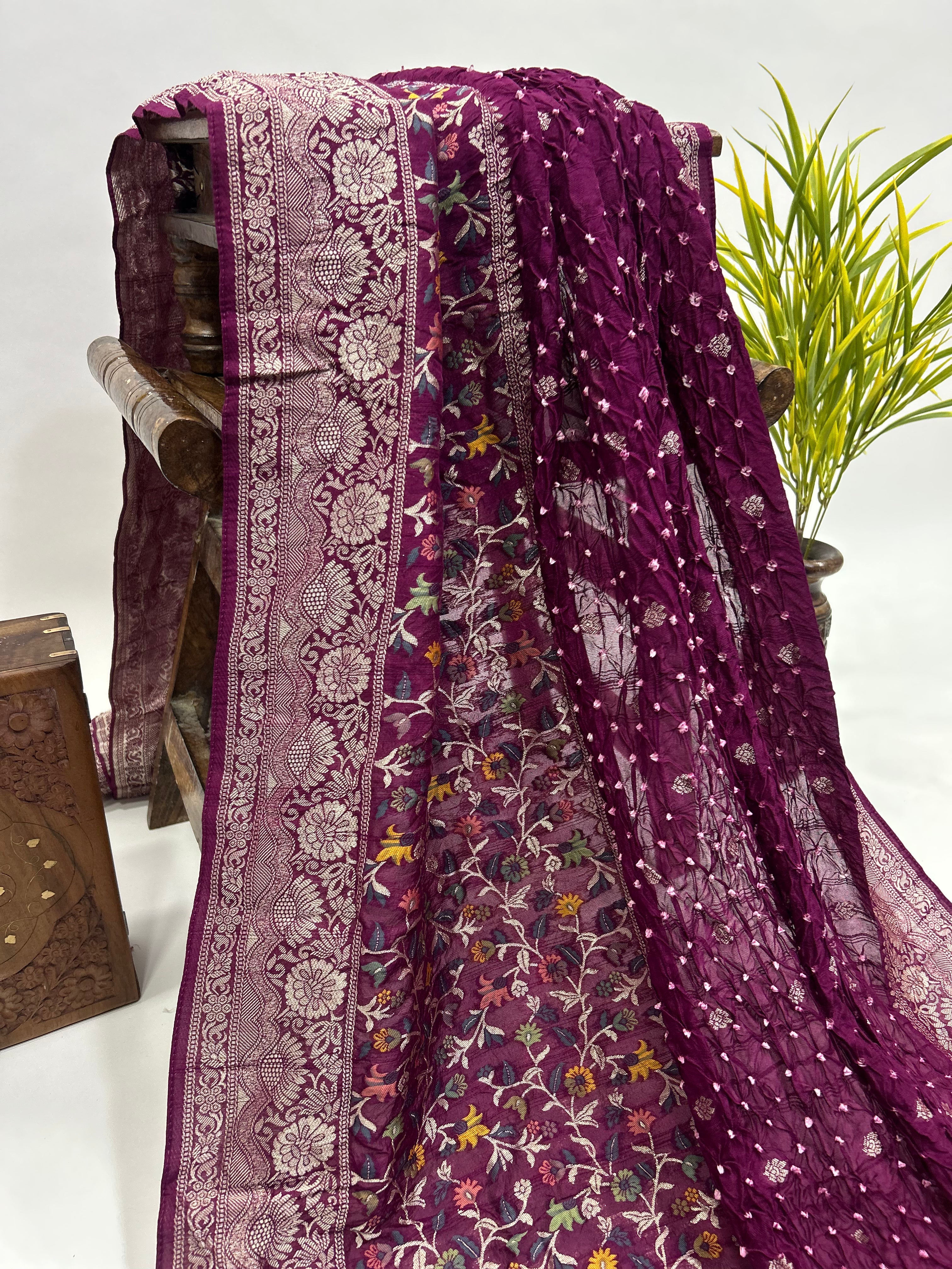 Magenta Art Tussar Silk Bandhani Saree darkmagenta / Tussar Silk Sarees