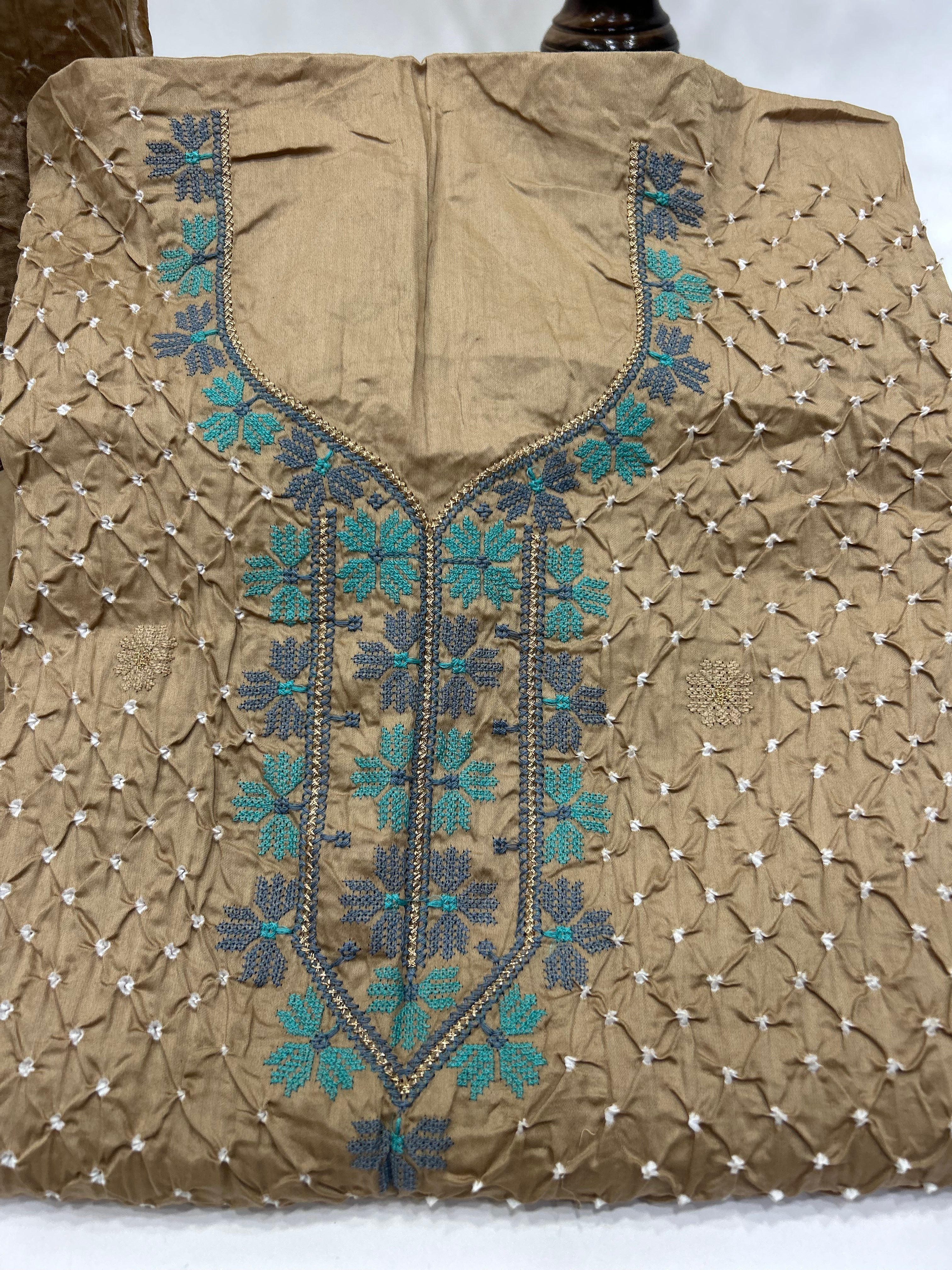 Chiku Cotton Work Bandhani Dress Material (Unstitched) beige / Cotton Dresses