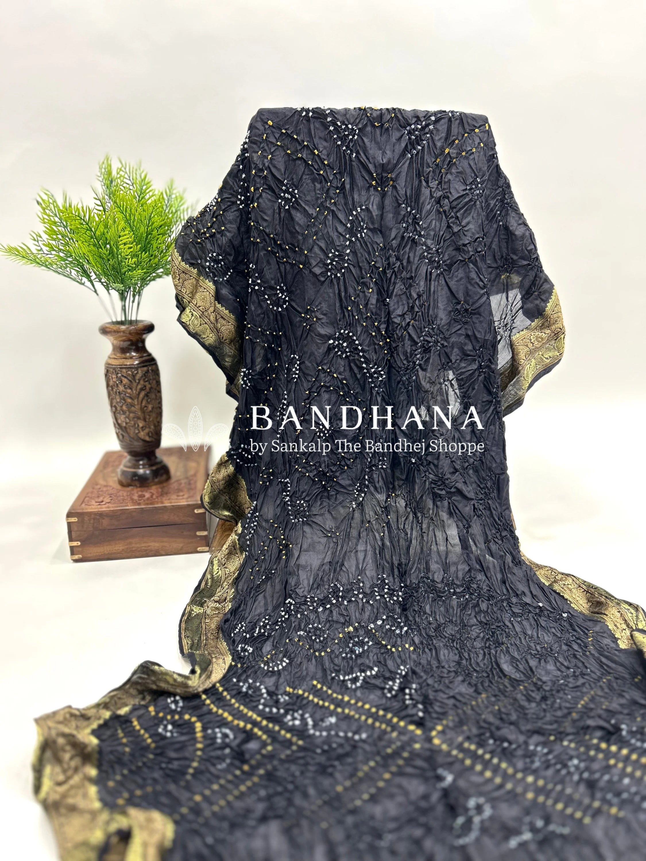 Black Soft Silk Resham Border Bandhani Saree black / Soft Silk Sarees