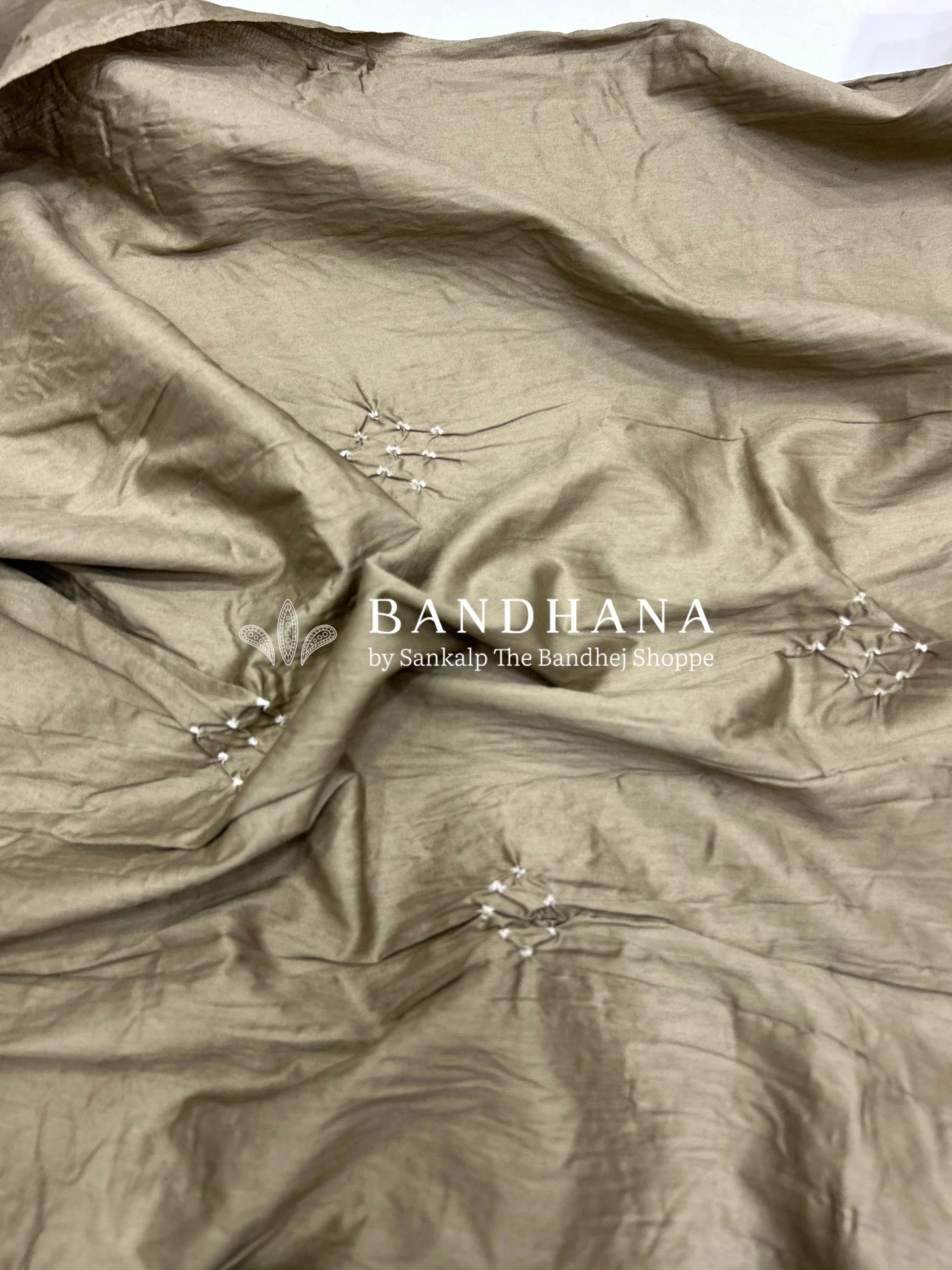 Chiku Cotton Work Bandhani Dress Material (Unstitched) beige / Cotton Dresses