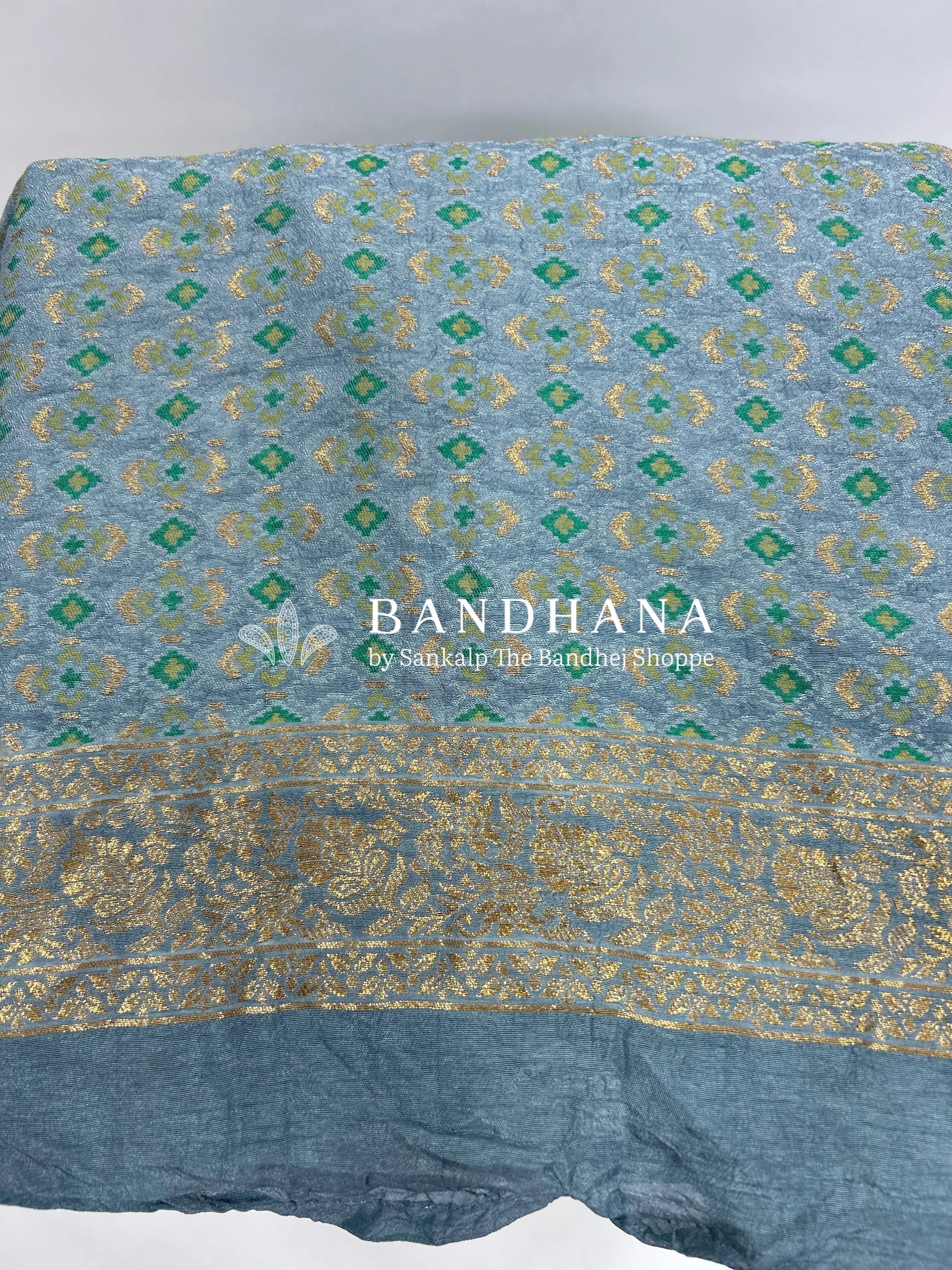 Grey Malai Silk Single Dot Bandhani Saree grey / Malai Silk Sarees