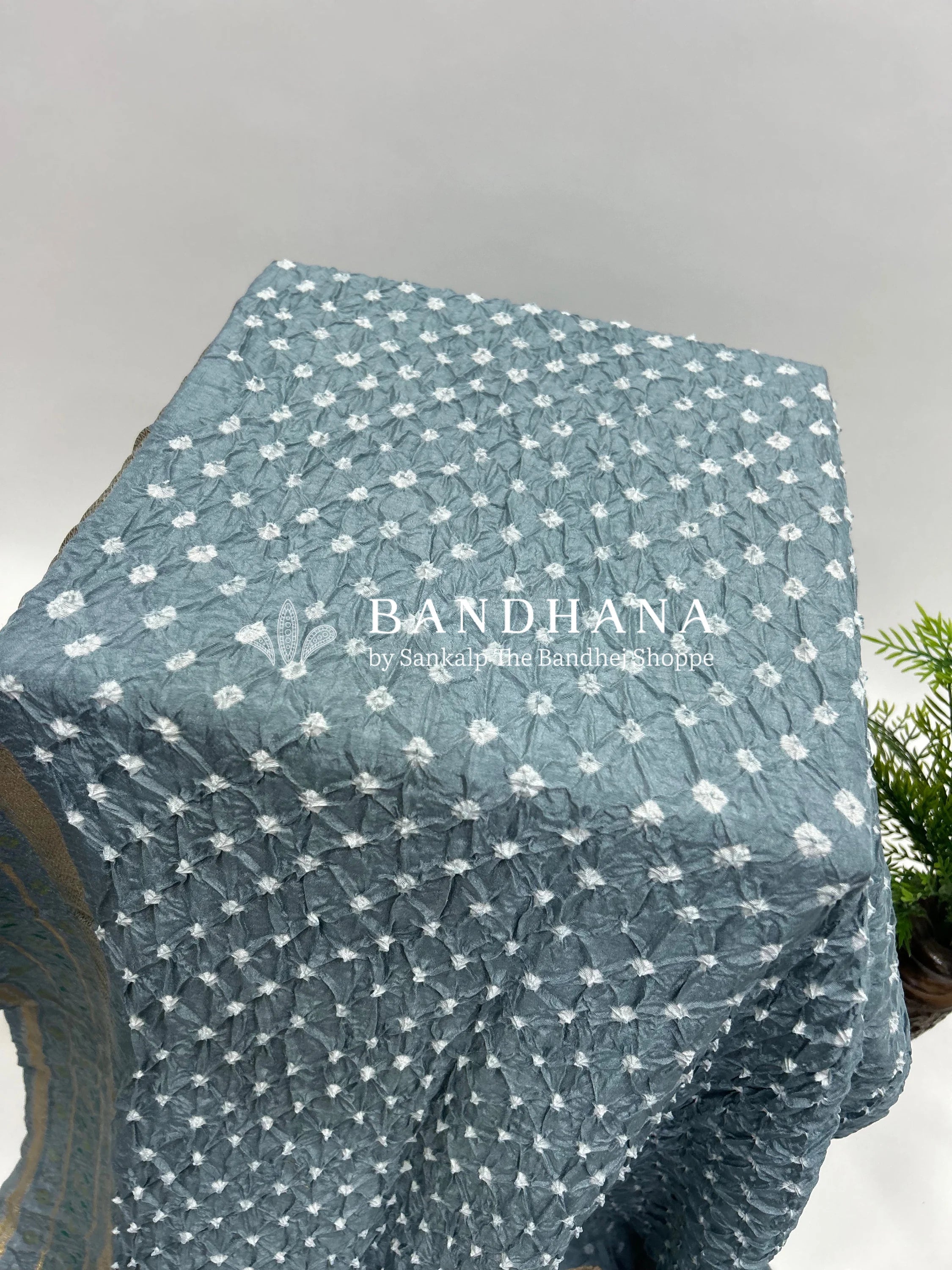 Grey Malai Silk Single Dot Bandhani Saree grey / Malai Silk Sarees