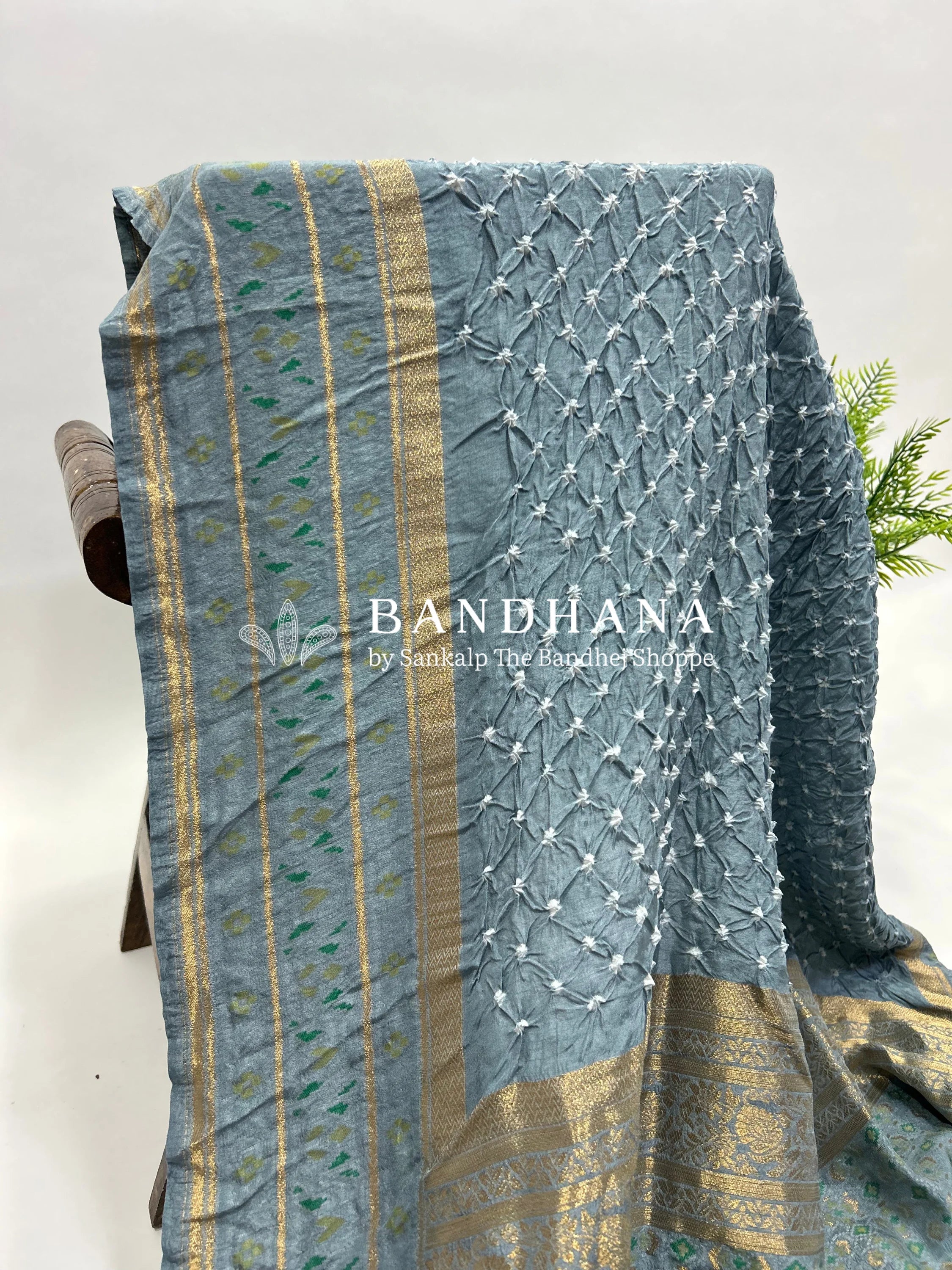 Grey Malai Silk Single Dot Bandhani Saree grey / Malai Silk Sarees
