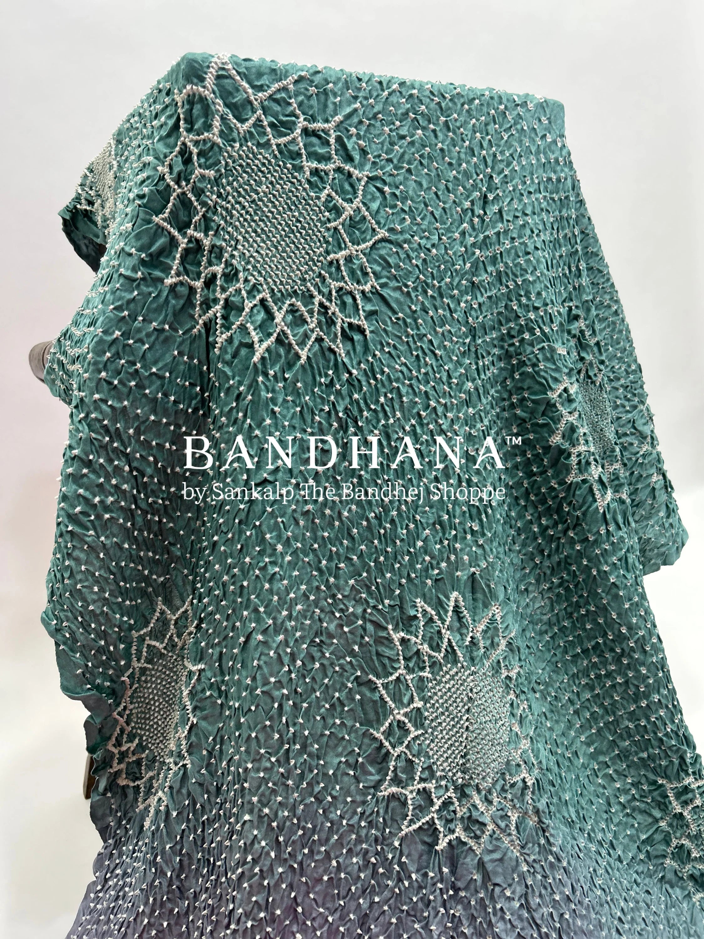 Grey-Pink Gajji Silk Lotus Bandhani Dupatta grey / Gajji Silk Dupattas