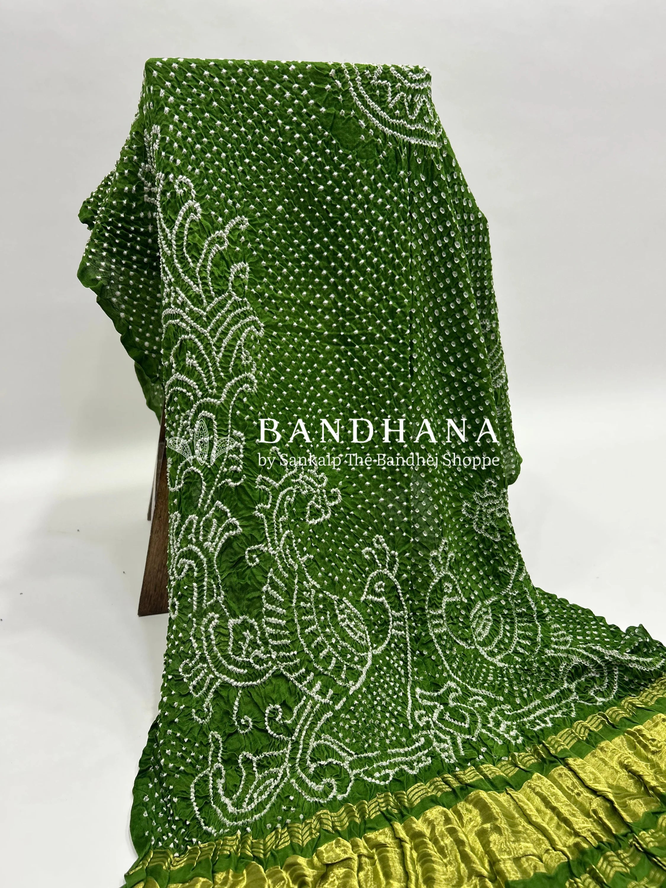 Mehendi Gaji Silk MorPankh Bandhani Dupatta green / Gaji Silk Dupattas