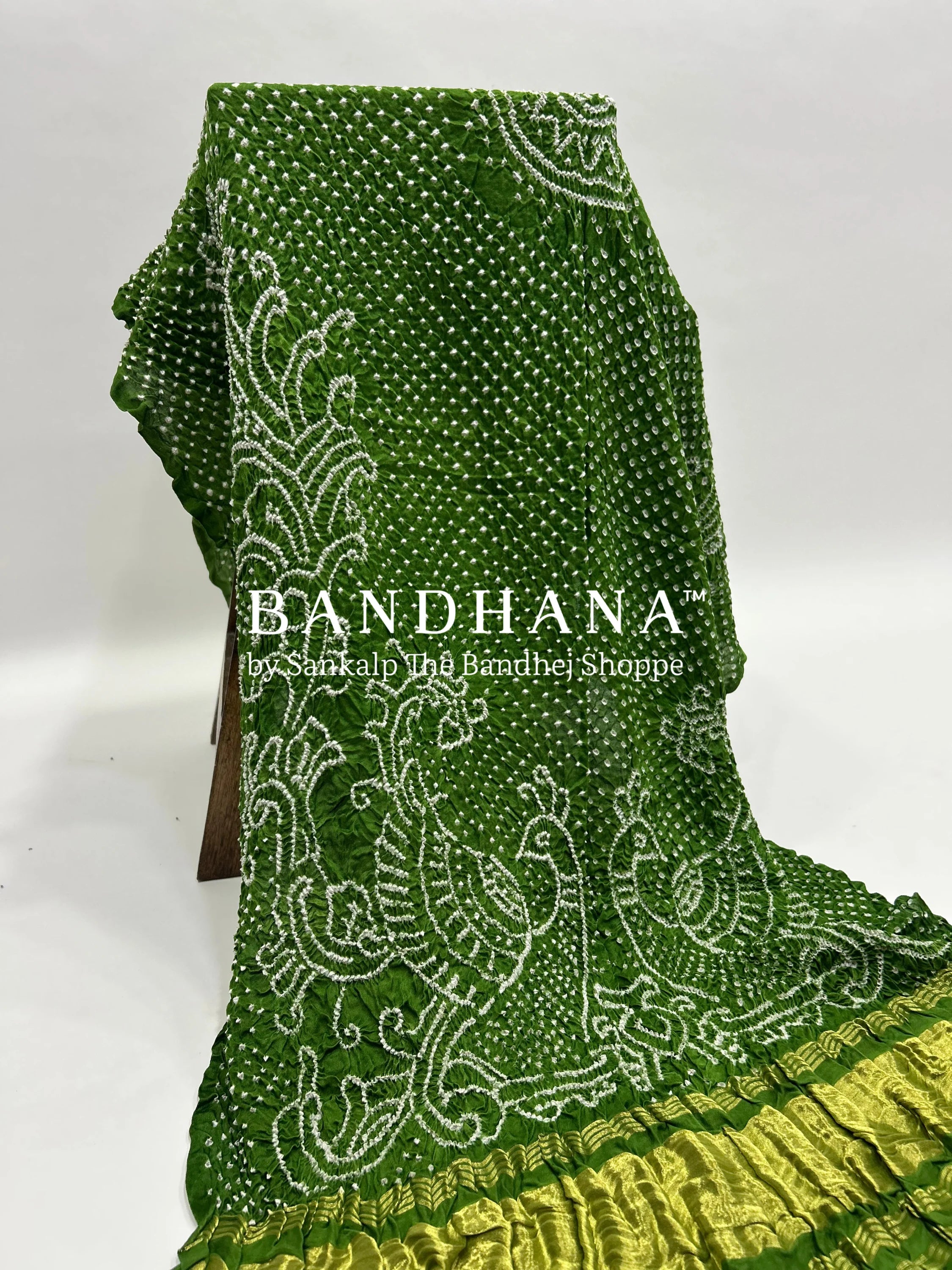 Mehendi Gaji Silk MorPankh Bandhani Dupatta green / Gaji Silk Dupattas