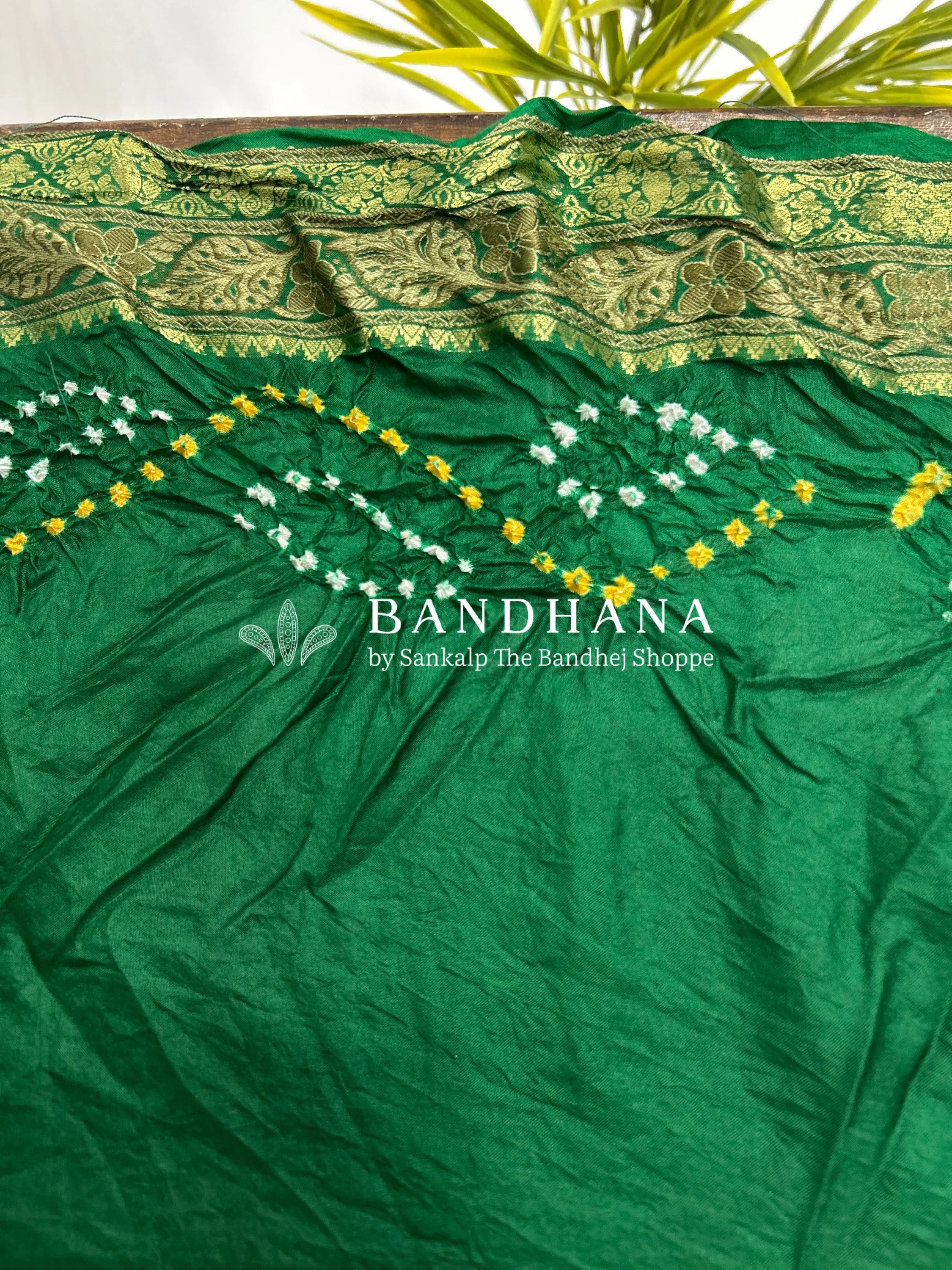 Rust & Green Soft Silk Resham Palav Bandhani Saree orangered / Soft Silk Sarees